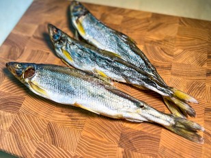 Щука (теша) холодного копчения: Корюшка без икры вяленая ГОСТ (крупная)