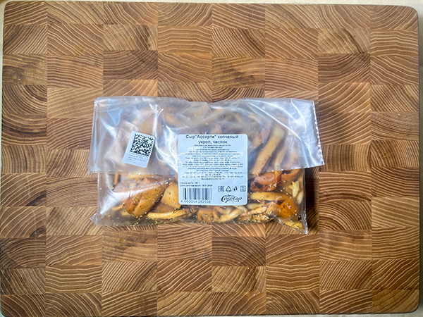 Сыр 150 гр ГОРНЫЙ СЫРОВАР (Ассорти копчёный с укропом и чесноком) в Березниках